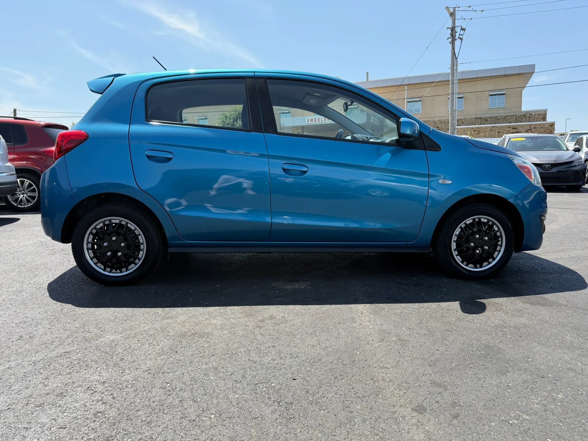 Used 2020 Mitsubishi Mirage ES FWD image 2