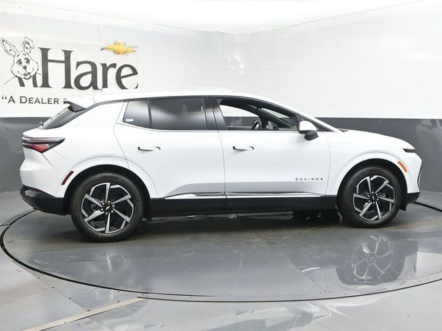 New 2025 Chevrolet Equinox EV LT image 15