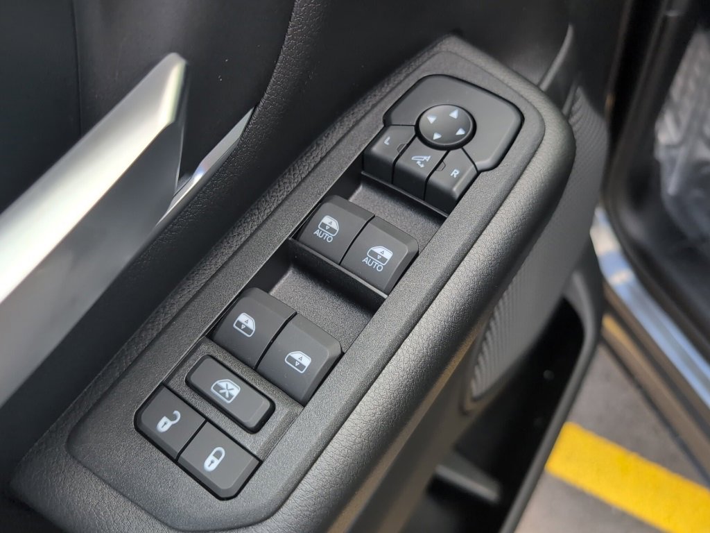 New 2025 RAM 1500 4x4 Crew Cab image 20