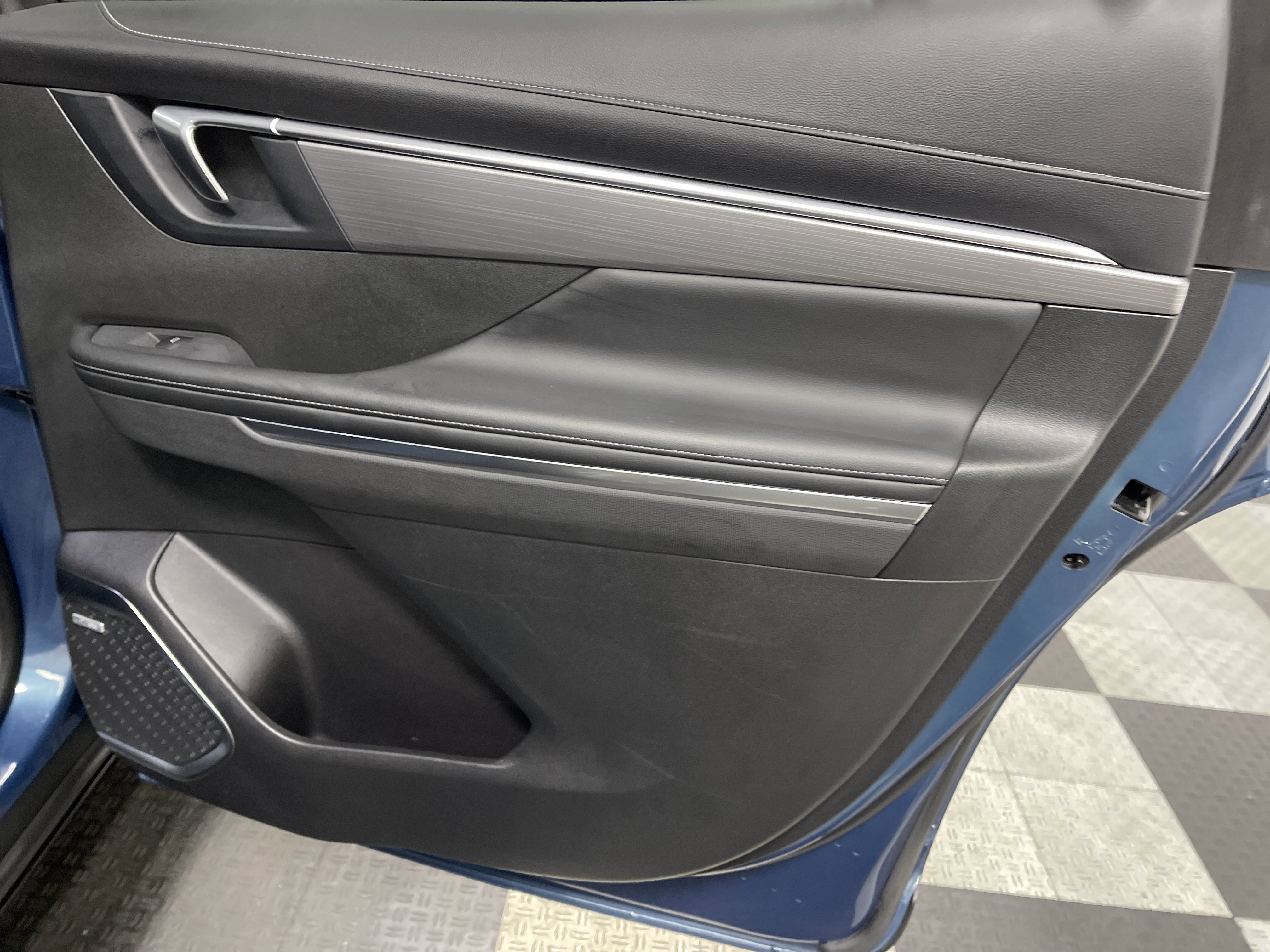 Used 2025 Buick Enclave Preferred image 19