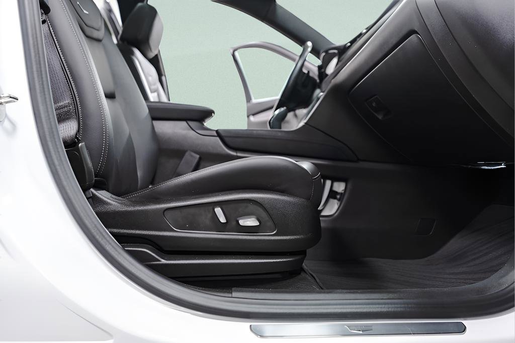 Used 2023 Cadillac XT6 Luxury image 39