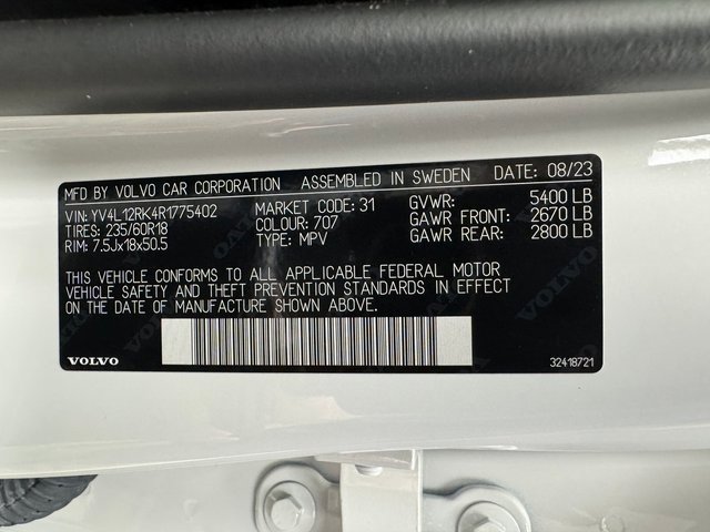 Used 2024 Volvo XC60 B5 Core image 30