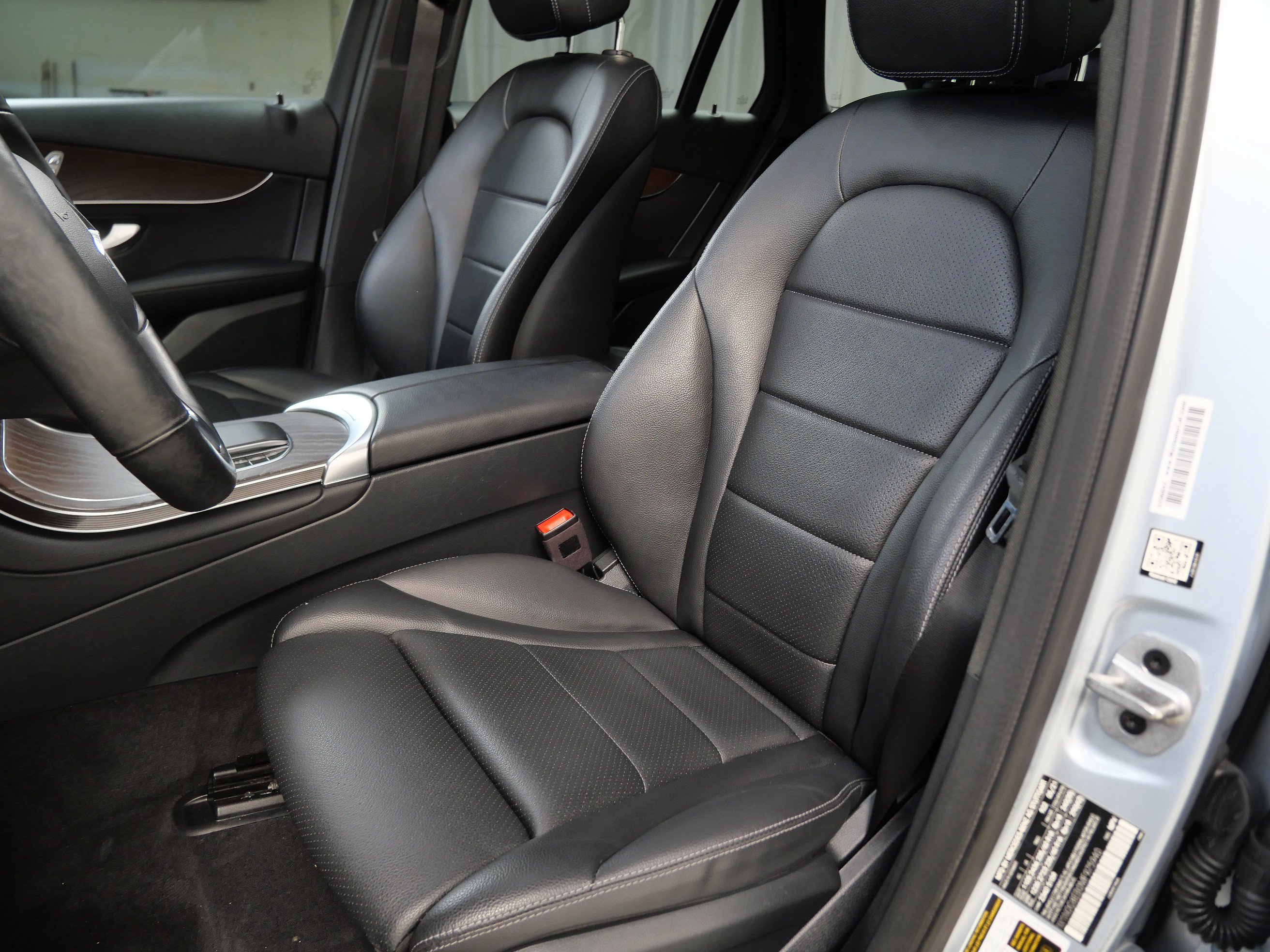Certified 2021 Mercedes-Benz GLC 300 4MATIC image 3