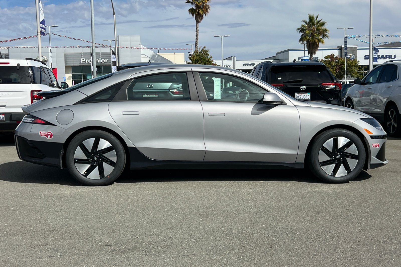 Used 2023 Hyundai Ioniq 6 SE RWD image 3