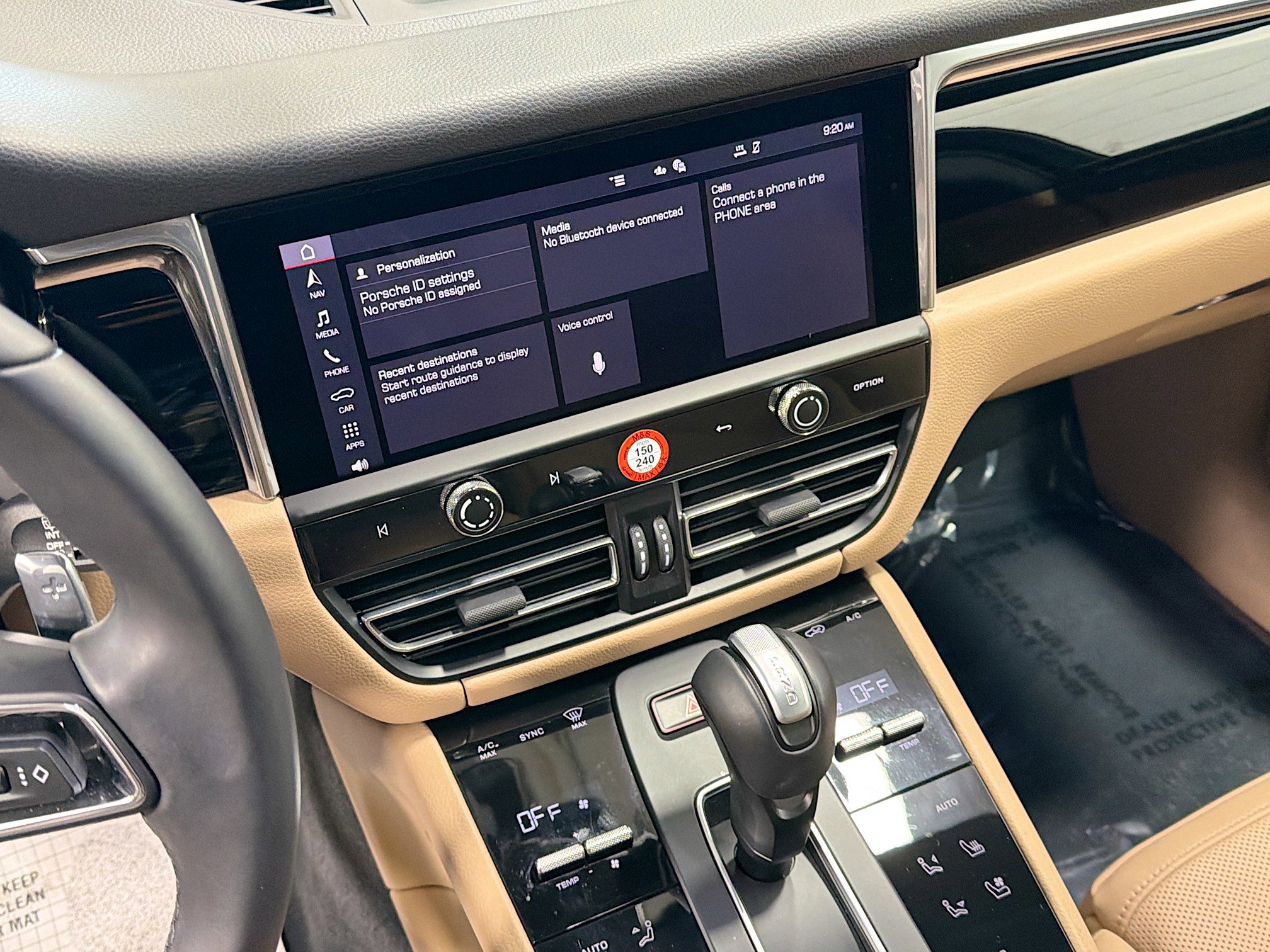 Certified 2025 Porsche Macan image 26