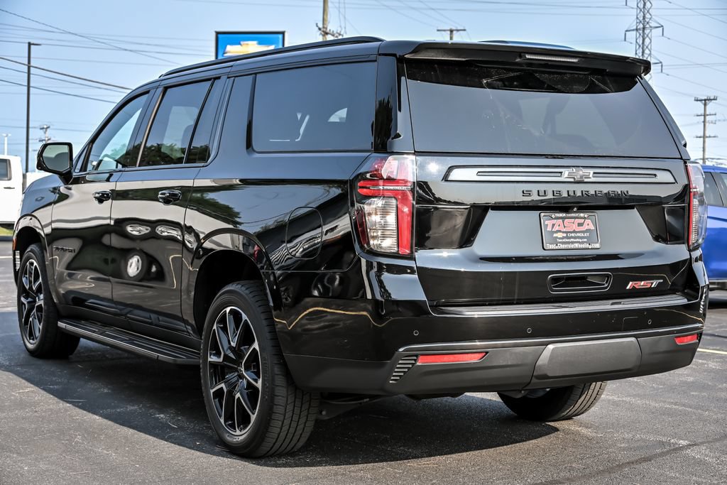 Used 2021 Chevrolet Suburban RST w/ Luxury Package AWD/4WD image 8