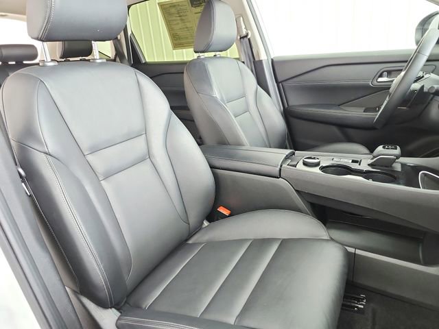 Used 2025 Nissan Rogue SL image 43