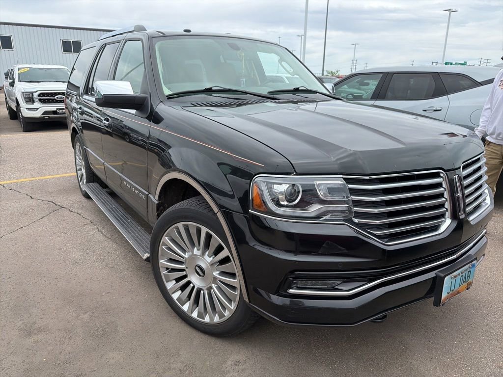 Used 2015 Lincoln Navigator 4WD w/ Equipment Group 101A Reserve image 3