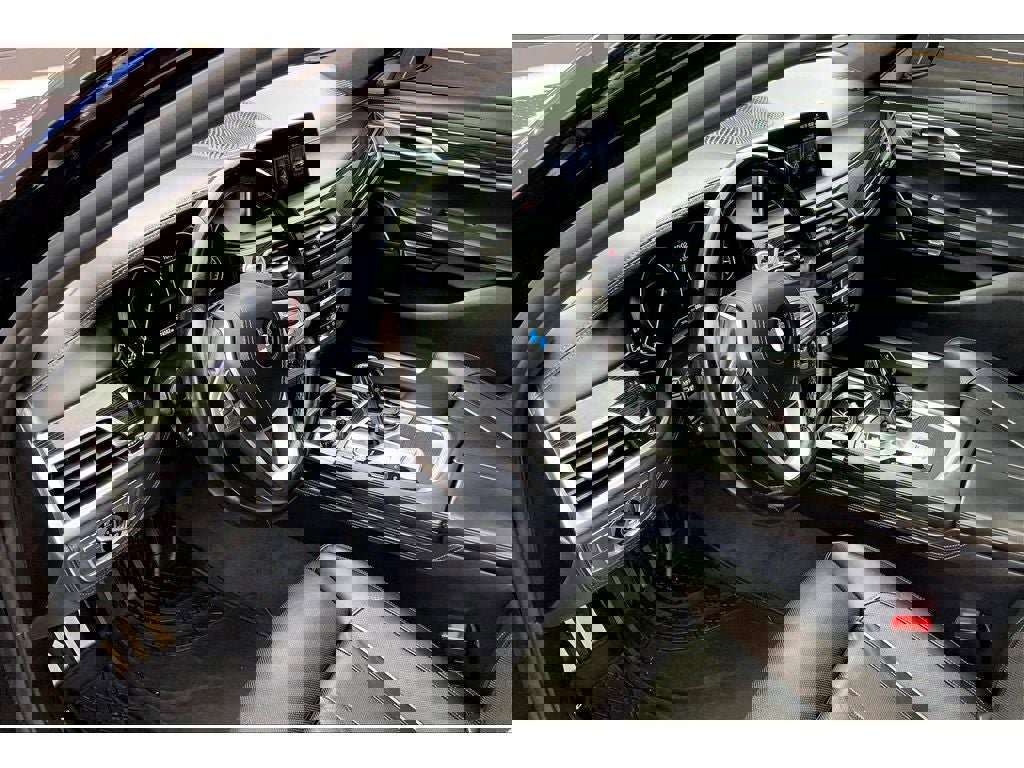 Used 2016 BMW 750i xDrive image 16