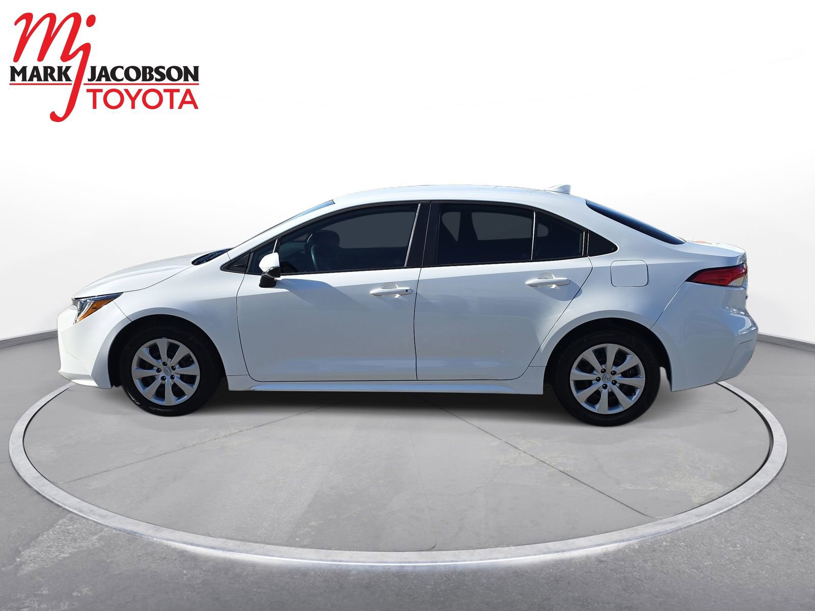 Used 2022 Toyota Corolla LE image 14