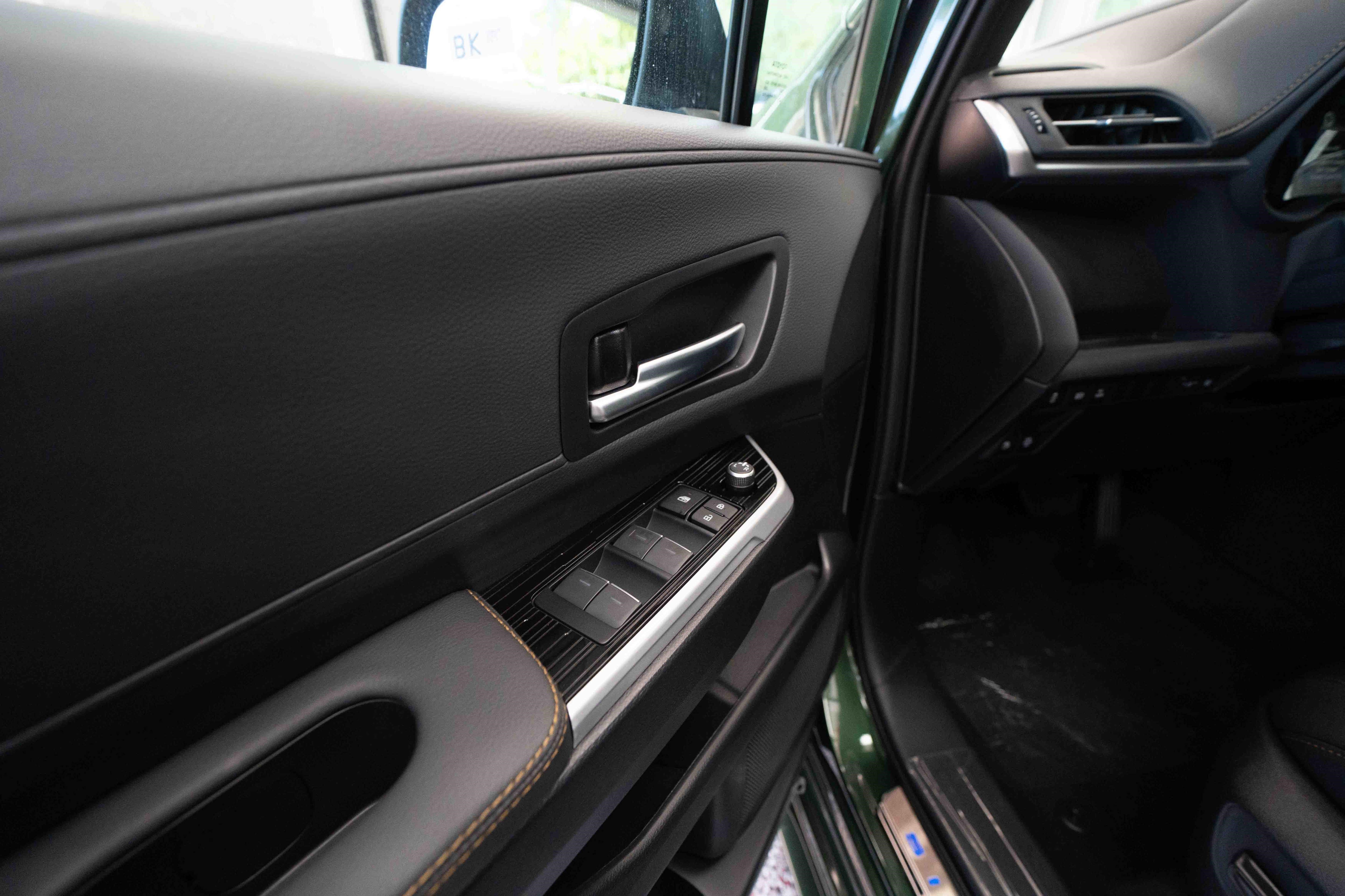 New 2026 Toyota Sienna XLE Woodland Edition AWD/4WD image 7