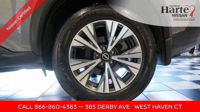 Used 2023 Nissan Rogue SV image 77