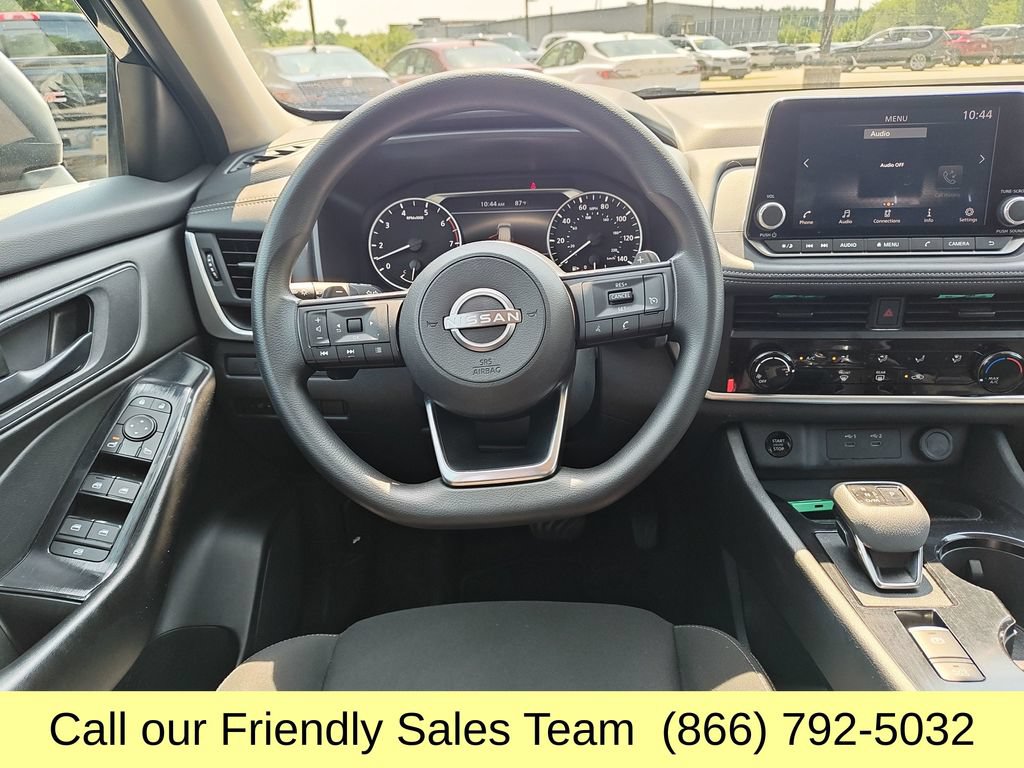 Used 2024 Nissan Rogue S AWD/4WD image 14