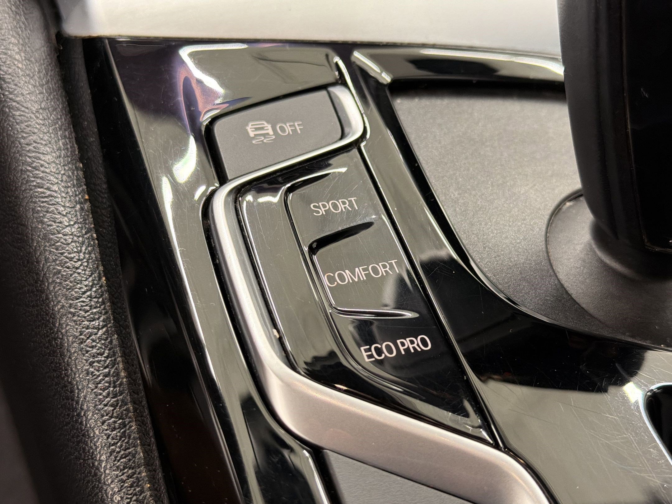 Used 2019 BMW 530i w/ Convenience Package image 25