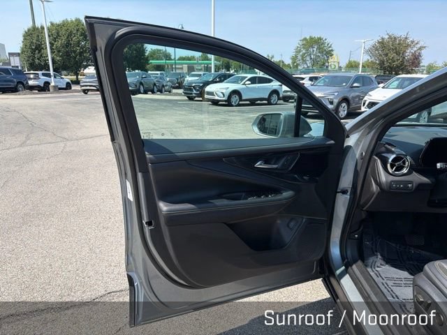 Used 2024 Chevrolet Blazer EV LT AWD/4WD image 28