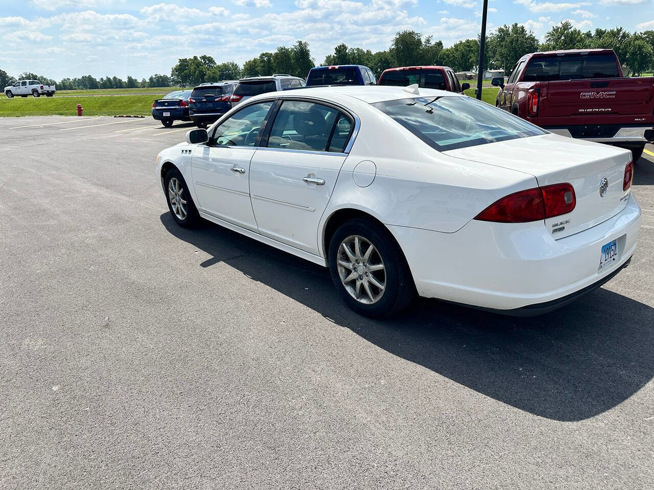 Used 2011 Buick Lucerne CXL FWD image 5