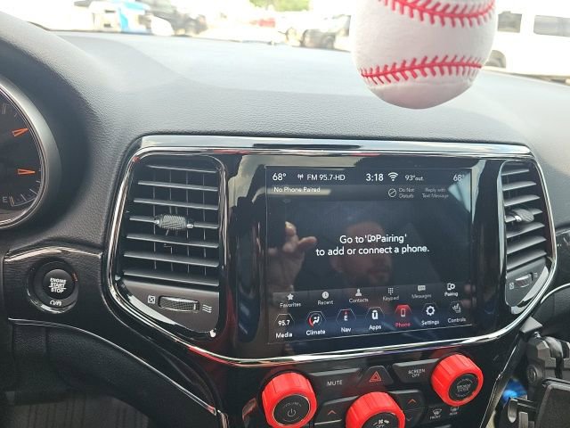 Used 2020 Jeep Grand Cherokee Trailhawk w/ Trailhawk Luxury Group AWD/4WD image 11