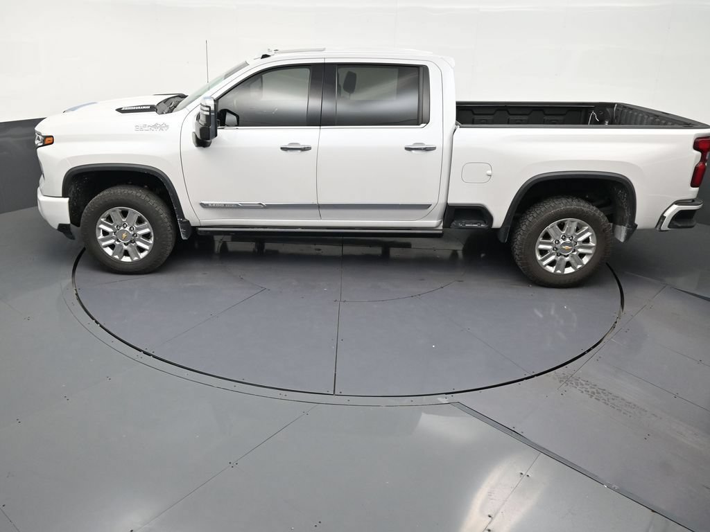 Used 2024 Chevrolet Silverado 3500 High Country w/ High Country Premium Package AWD/4WD image 13