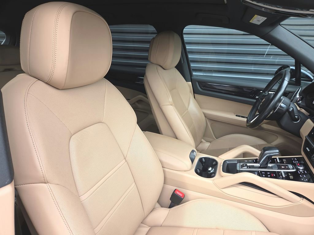 Certified 2022 Porsche Cayenne image 19