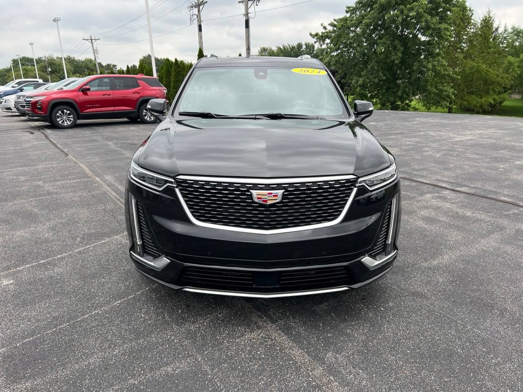 Used 2024 Cadillac XT6 Premium Luxury w/ Technology Package AWD/4WD image 2