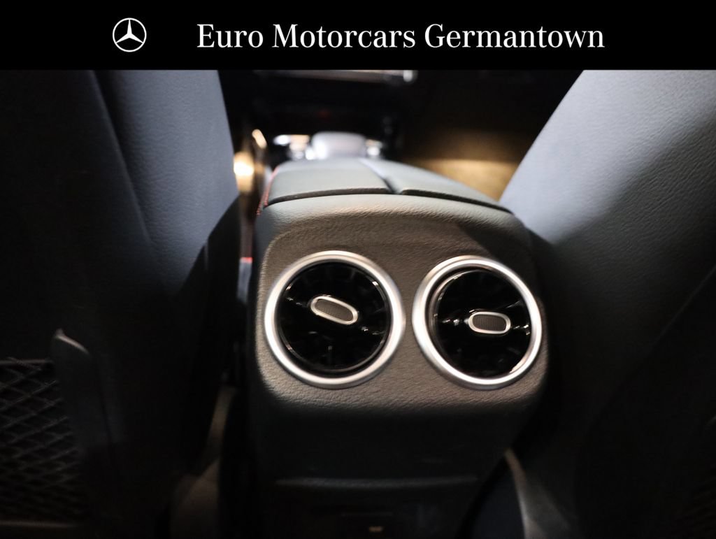 Used 2023 Mercedes-Benz CLA 250 4MATIC image 38