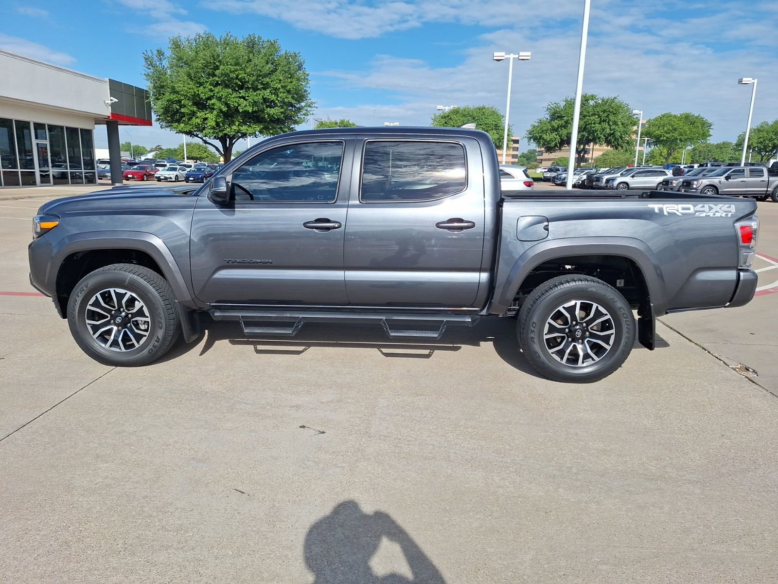 Used 2023 Toyota Tacoma TRD Sport AWD/4WD image 3