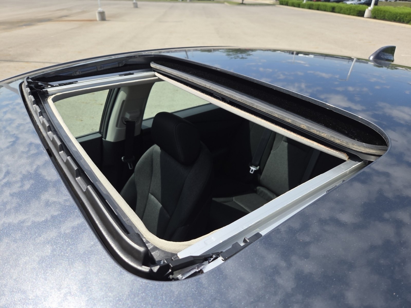Used 2023 Honda Accord EX image 4