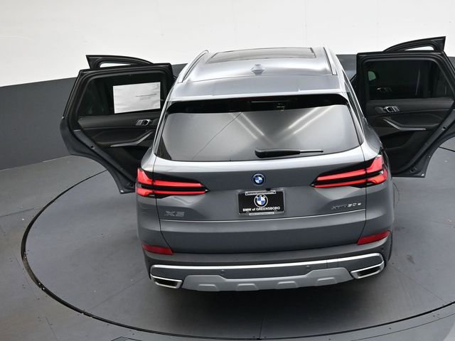 New 2026 BMW X5 xDrive50e image 41