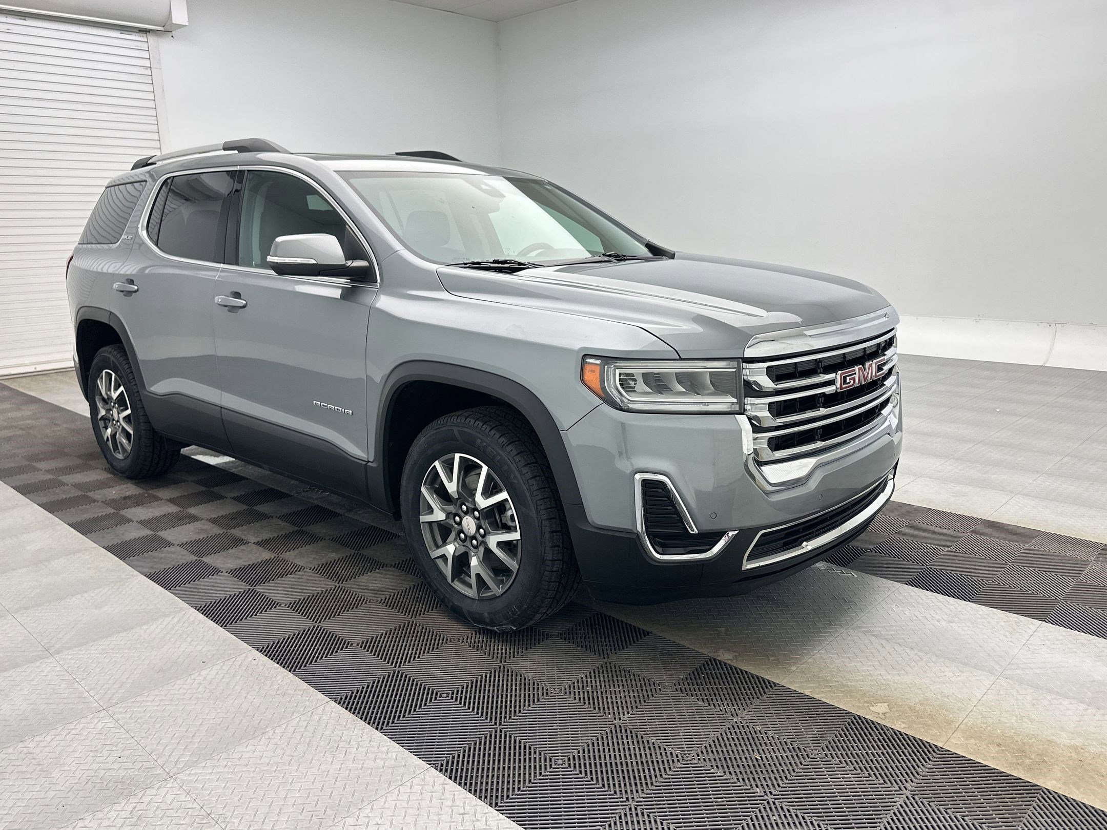 Certified 2023 GMC Acadia SLE w/ Driver Convenience Package AWD/4WD image 7