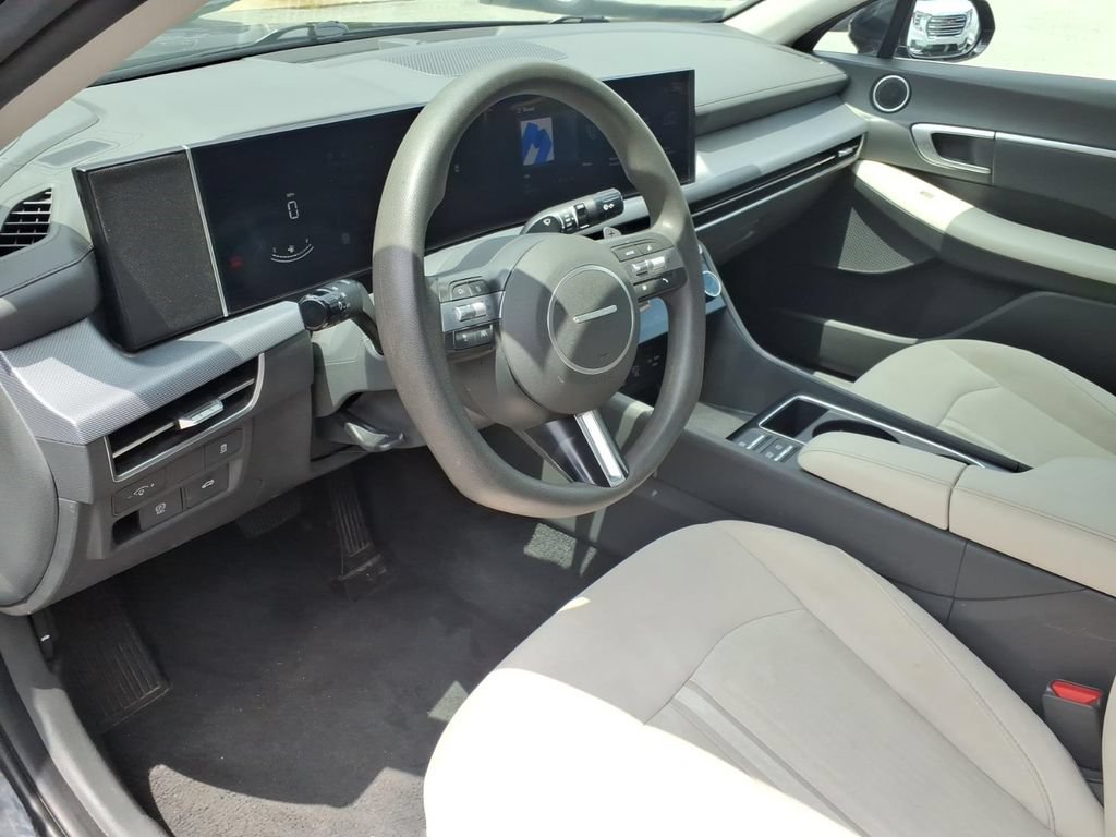 Used 2025 Hyundai Sonata SEL FWD image 14
