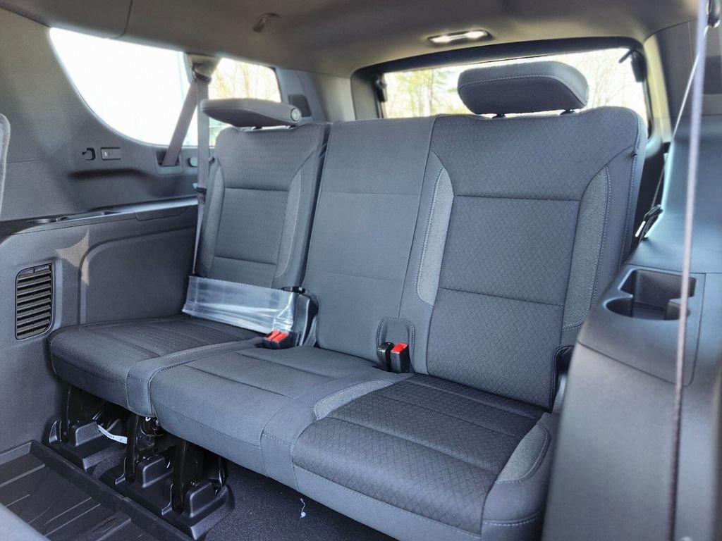 New 2026 Chevrolet Suburban LS AWD/4WD image 15