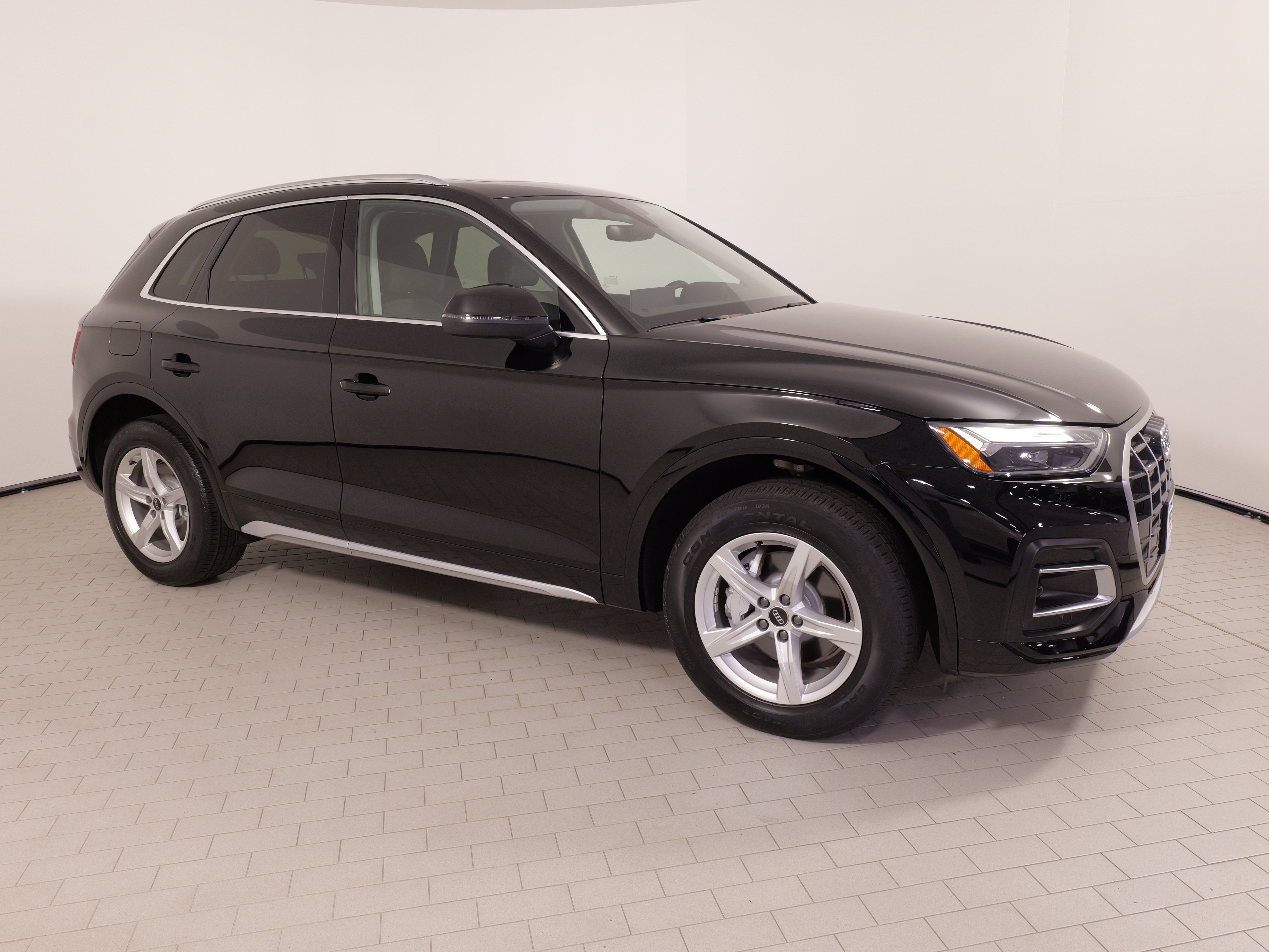 Used 2023 Audi Q5 2.0T Premium w/ Convenience Package AWD/4WD image 9