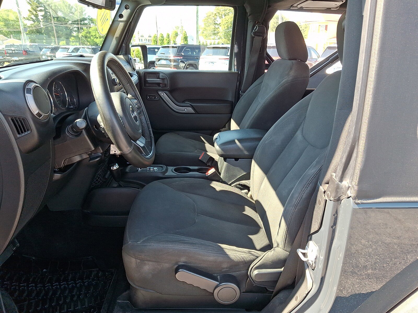 Used 2017 Jeep Wrangler Sport w/ Quick Order Package 24S AWD/4WD image 13