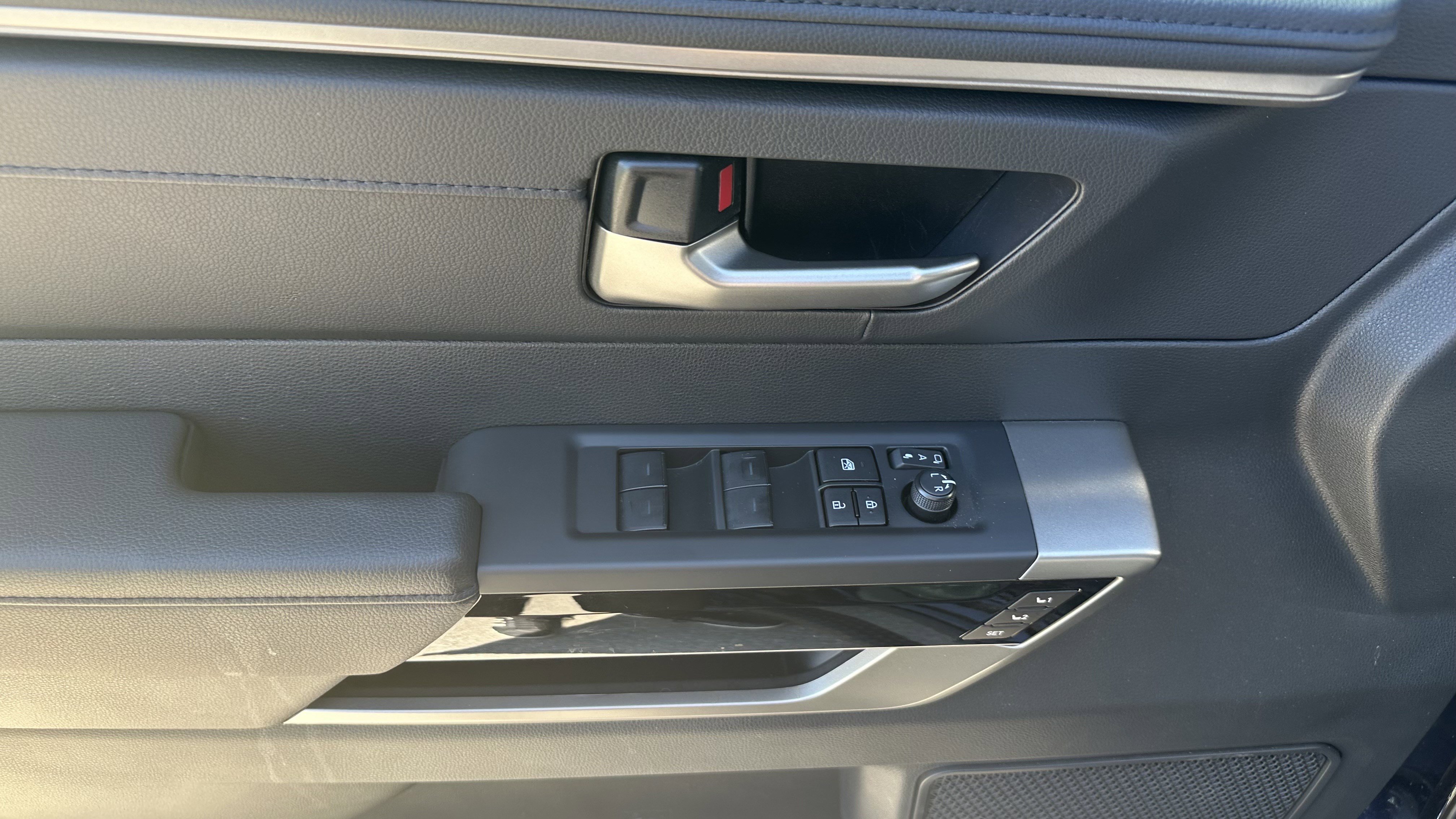 Used 2025 Toyota Tundra Limited w/ TRD Off-Road Package image 17