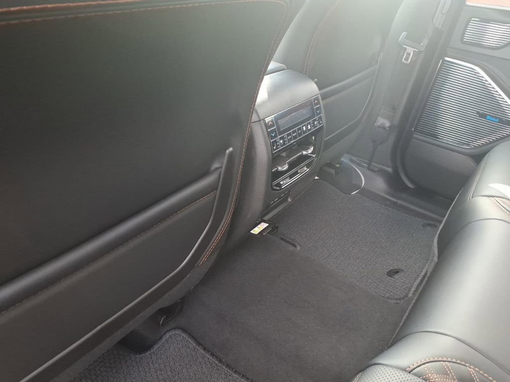 New 2026 Jeep Grand Cherokee Summit w/ Obsidian Package image 11