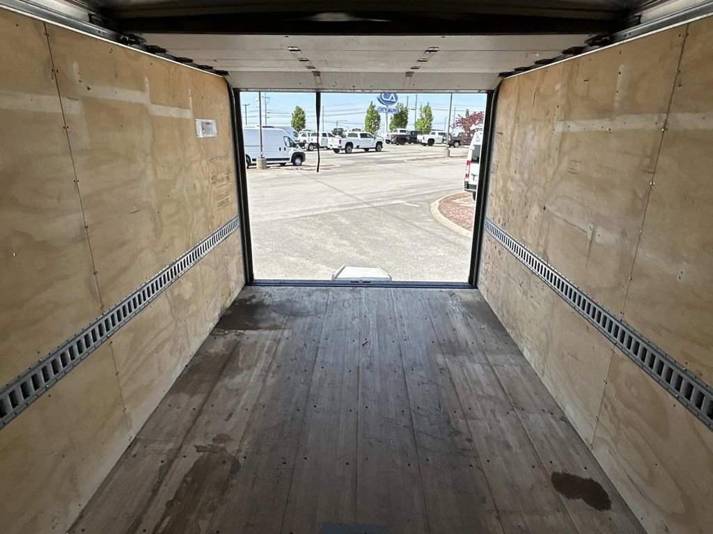 Used 2021 Ford E-450 and Econoline 450 Super Duty w/ Power Windows & Locks Group RWD image 18