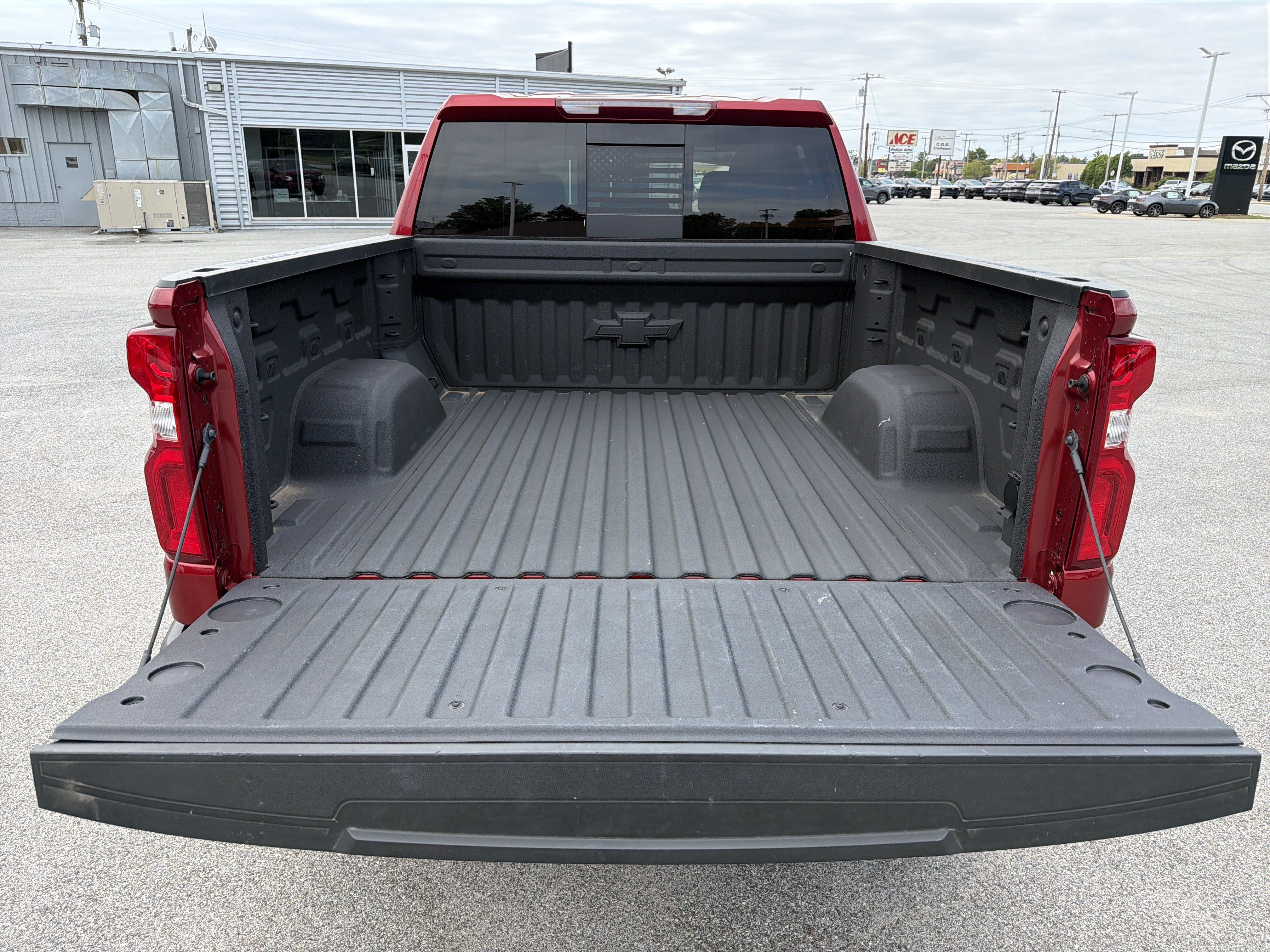 Used 2025 Chevrolet Silverado 1500 RST AWD/4WD image 9