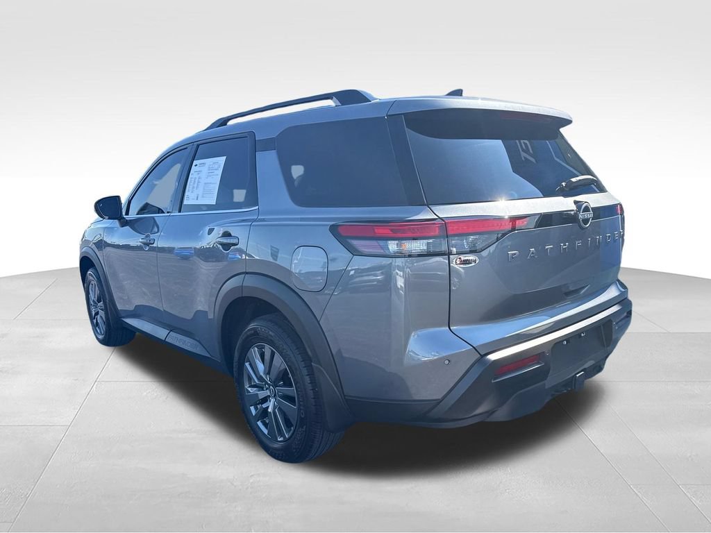Used 2026 Nissan Pathfinder SV w/ SV Premium Package FWD image 3
