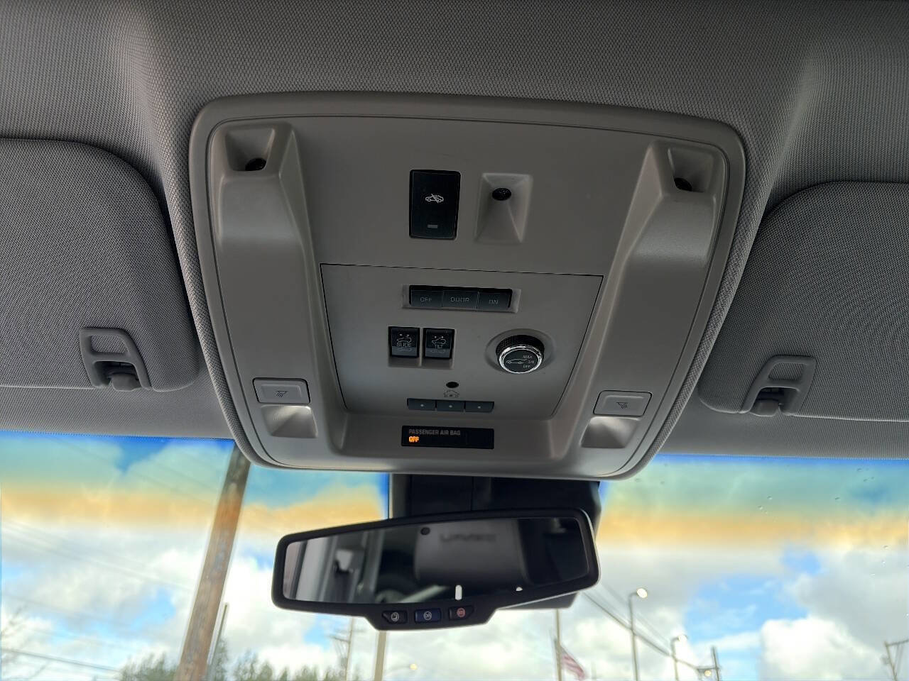 Used 2015 GMC Yukon XL Denali w/ Premium Package image 39