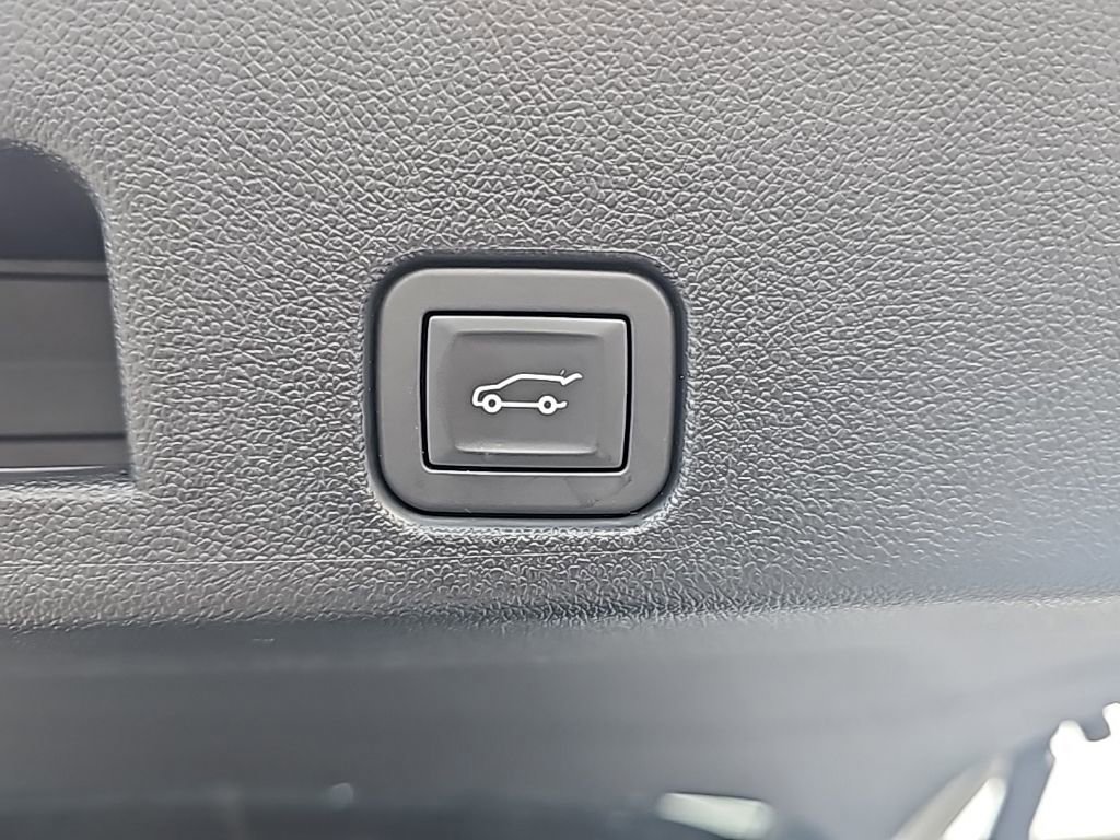 Used 2024 GMC Acadia AT4 w/ LPO, Floor Liner Package AWD/4WD image 9