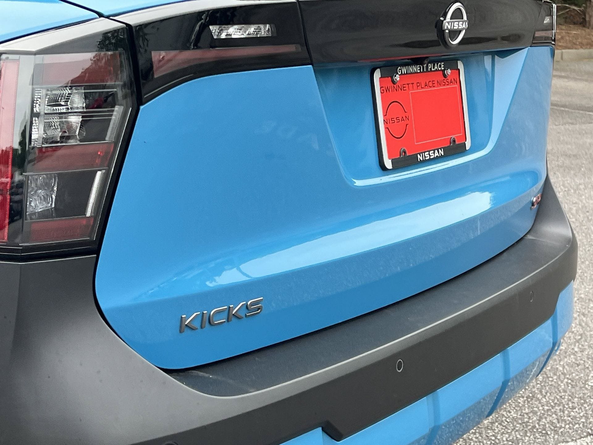Certified 2025 Nissan Kicks SR FWD image 31