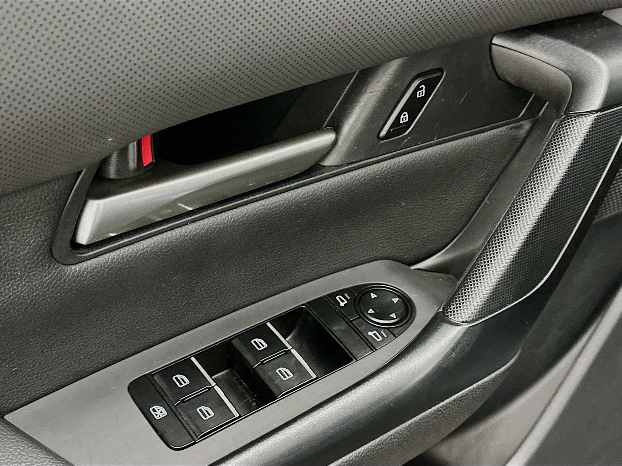 Used 2024 MAZDA CX-50 AWD 2.5 S w/ Premium Package image 15