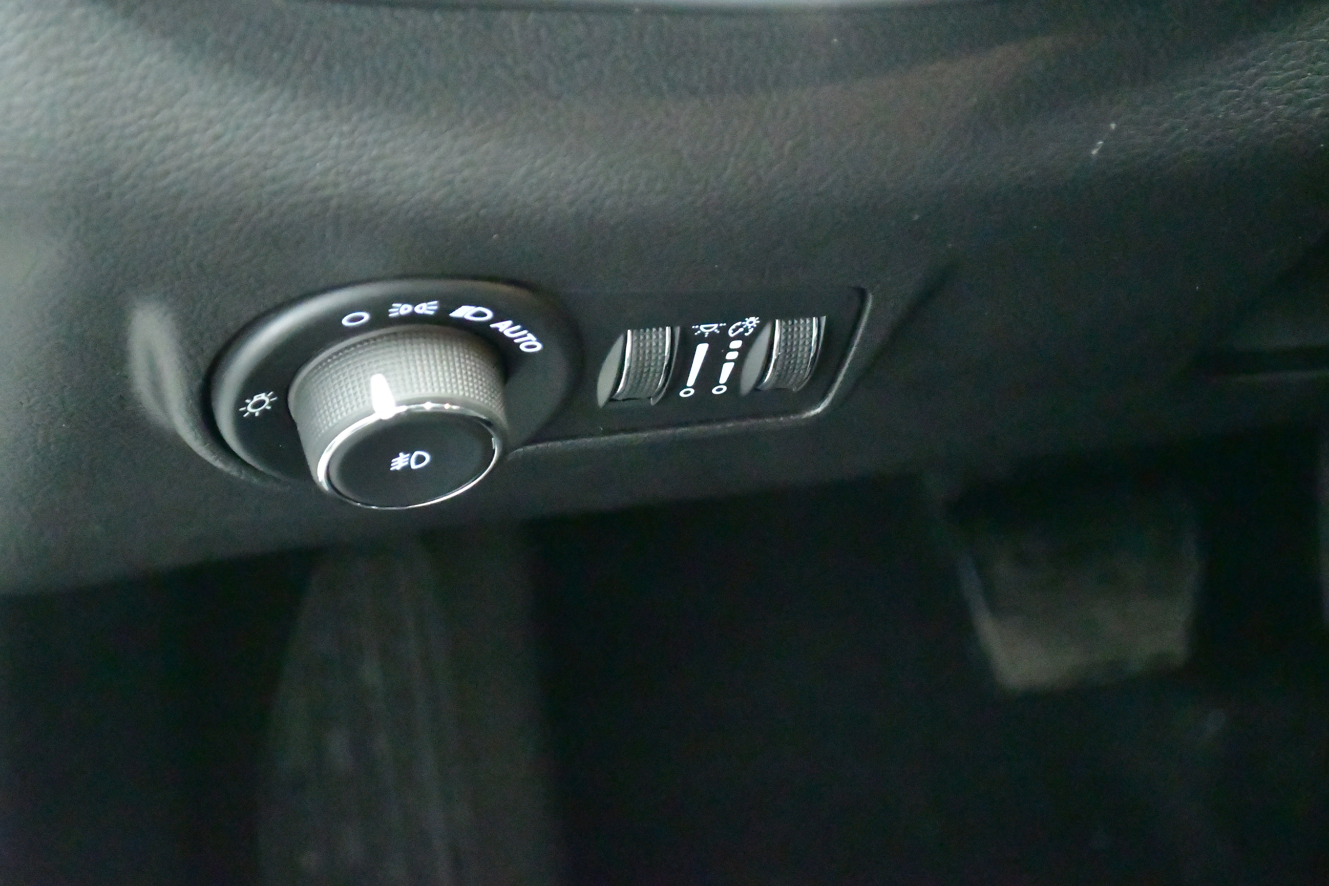 Used 2025 Jeep Compass Limited AWD/4WD image 14