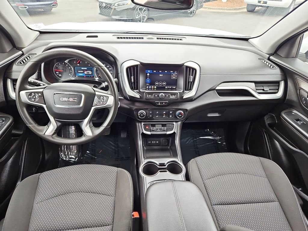 Used 2024 GMC Terrain SLE image 9