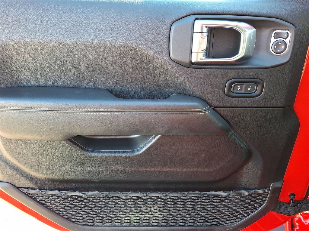 Used 2025 Jeep Wrangler Unlimited Sahara image 10