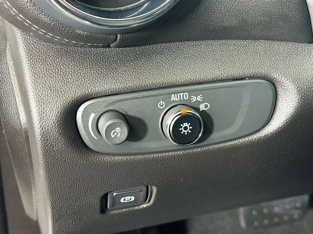 Used 2023 Chevrolet Blazer LT w/ LPO, Floor Liner Package FWD image 10