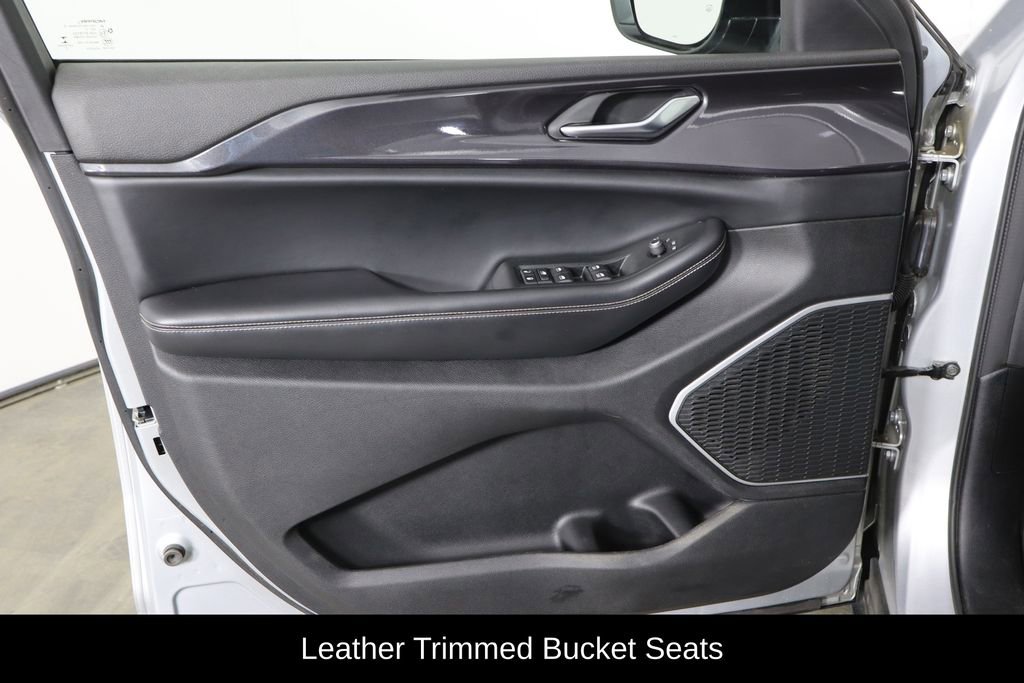 Used 2021 Jeep Grand Cherokee L Laredo AWD/4WD image 22