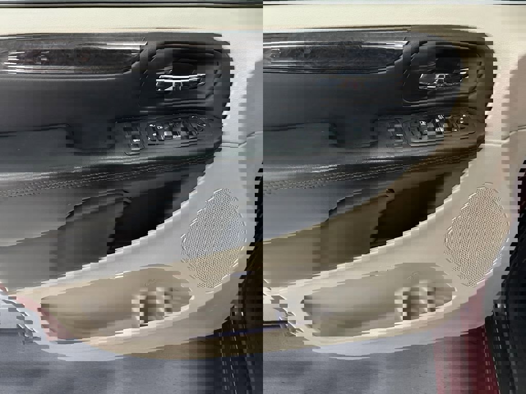 Used 2018 Dodge Grand Caravan SE w/ UConnect Hands-Free Group image 12