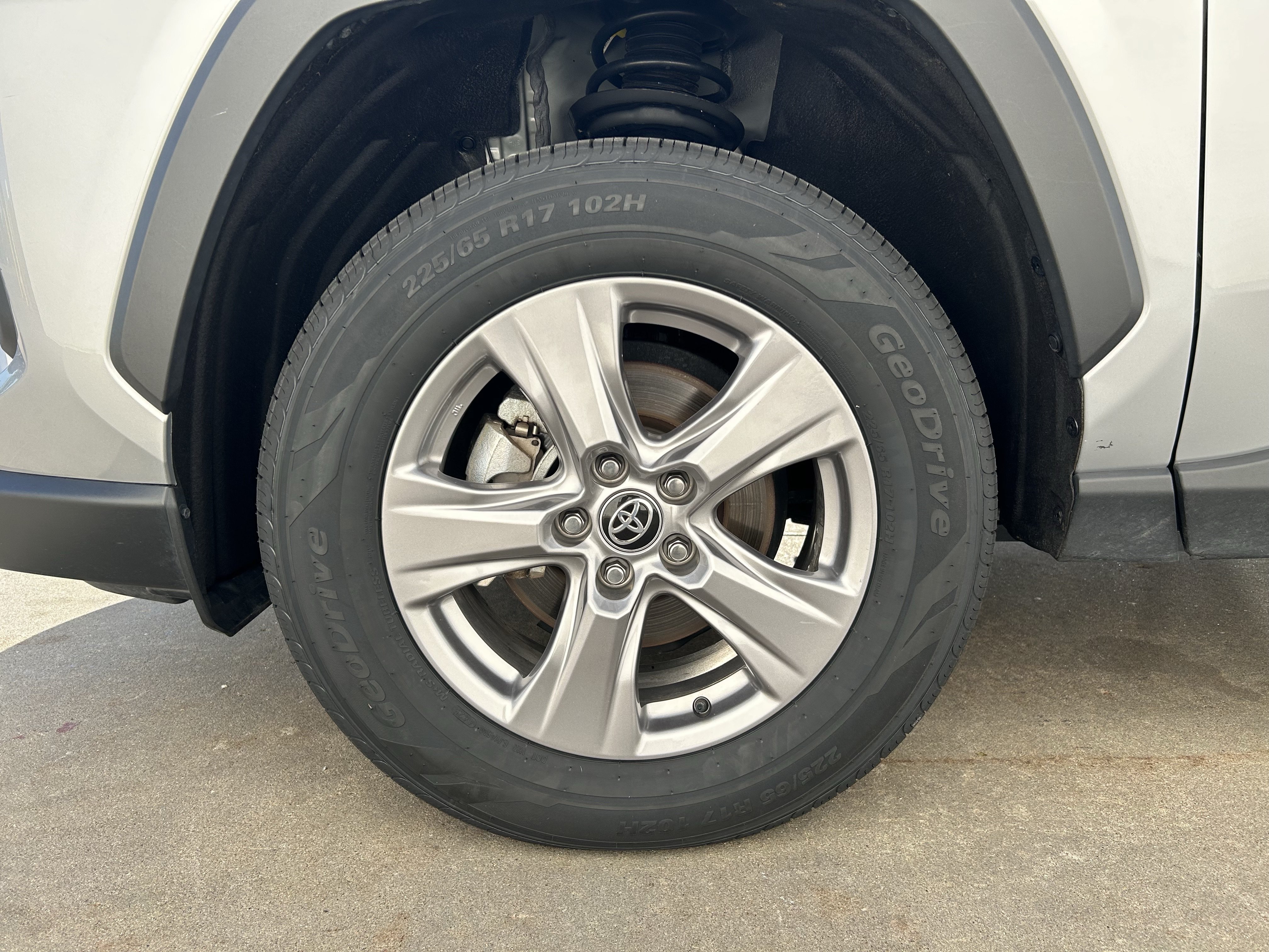 Certified 2025 Toyota RAV4 XLE AWD/4WD image 11