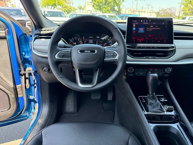 Used 2025 Jeep Compass Limited AWD/4WD image 13